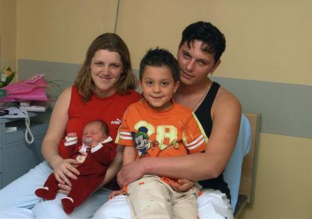 VOICI NOTRE PETITE FAMILLE